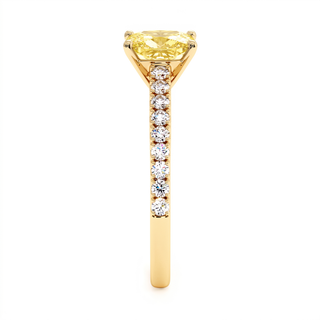 Bague Vendôme Coussin, diamant jaune de laboratoire, vue de profil, or jaune 18 carats — Maison Laveran Paris