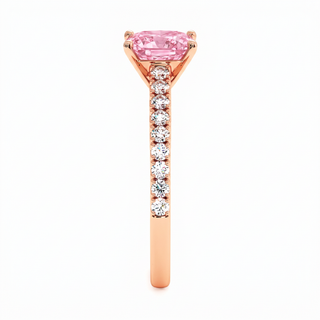 Bague Vendôme Coussin, diamant rose de laboratoire, vue de profil, or rose 18 carats — Maison Laveran Paris