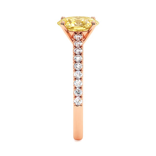 Bague Vendôme Ovale, diamant jaune de laboratoire, vue de profil, or rose 18 carats — Maison Laveran Paris