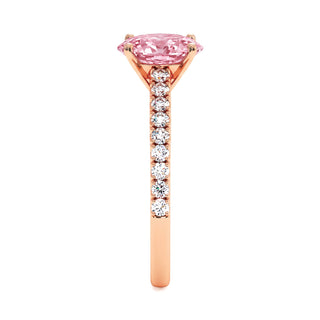 Bague Vendôme Ovale, diamant rose de laboratoire, vue de profil, or rose 18 carats — Maison Laveran Paris