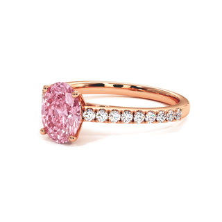 Bague Vendôme Ovale, diamant rose de laboratoire, vue de trois-quarts, or rose 18 carats — Maison Laveran Paris