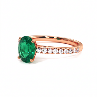 Vendôme Ring, oval synthetic emerald (lab-created stone), three-quarter view, 18k rose gold — Maison Laveran Paris