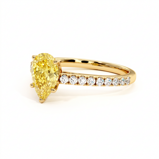 Vendôme Pear Ring, yellow lab-grown diamond, three-quarter view, 18k yellow gold — Maison Laveran Paris
