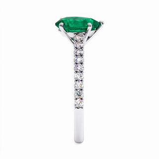 Vendôme Ring, pear-cut synthetic emerald (lab-created stone), profile view, 18k white gold or 950 platinum — Maison Laveran Paris
