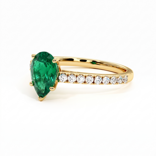 Vendôme Ring, pear-cut synthetic emerald (lab-created stone), three-quarter view, 18k yellow gold — Maison Laveran Paris