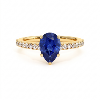 Bague Vendôme, saphir bleu synthétique poire (pierre de synthèse), or jaune 18 carats — Maison Laveran Paris