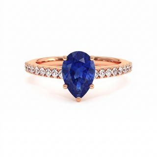Bague Vendôme, saphir bleu synthétique poire (pierre de synthèse), or rose 18 carats — Maison Laveran Paris
