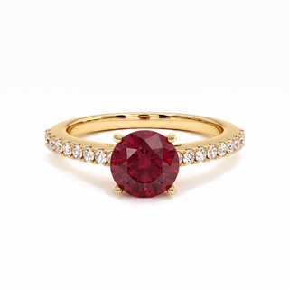 Vendôme-Ring, synthetischer Rubin im Rundschliff (synthetischer Stein), 18 Karat Gelbgold — Maison Laveran Paris