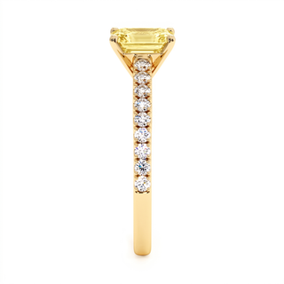 Vendôme-Ring im Smaragdschliff, gelber Labordiamant, Seitenansicht, 18 Karat Gelbgold — Maison Laveran Paris