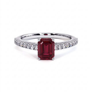 Vendôme-Ring, synthetischer Rubin im Smaragdschliff (synthetischer Stein), 18 Karat Weißgold oder Platin 950 — Maison Laveran Paris