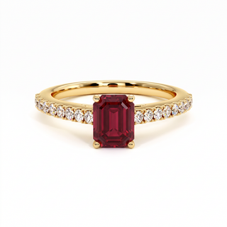 Vendôme-Ring, synthetischer Rubin im Smaragdschliff (synthetischer Stein), 18 Karat Gelbgold — Maison Laveran Paris