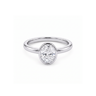 Bague Villiers, solitaire diamant ovale serti clos, or blanc 18 carats ou platine 950 — Maison Laveran Paris
