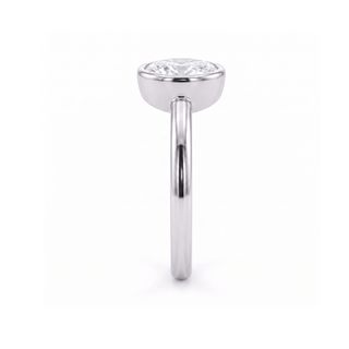 Bague Villiers, solitaire diamant ovale serti clos, or blanc 18 carats ou platine 950 — Maison Laveran Paris