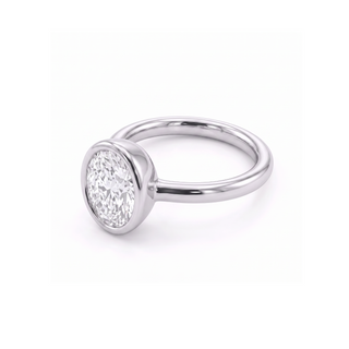 Bague Villiers, solitaire diamant ovale serti clos, or blanc 18 carats ou platine 950 — Maison Laveran Paris
