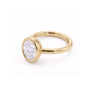 Bague Villiers, solitaire diamant ovale serti clos, or jaune 18 carats — Maison Laveran Paris
