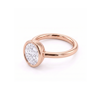 Bague Villiers, solitaire diamant ovale serti clos, or rose 18 carats — Maison Laveran Paris