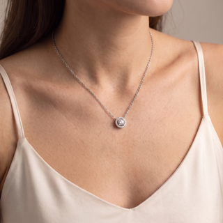Pendentif Vendôme Diamant Rond porté, or rose 18 carats — Maison Laveran Paris