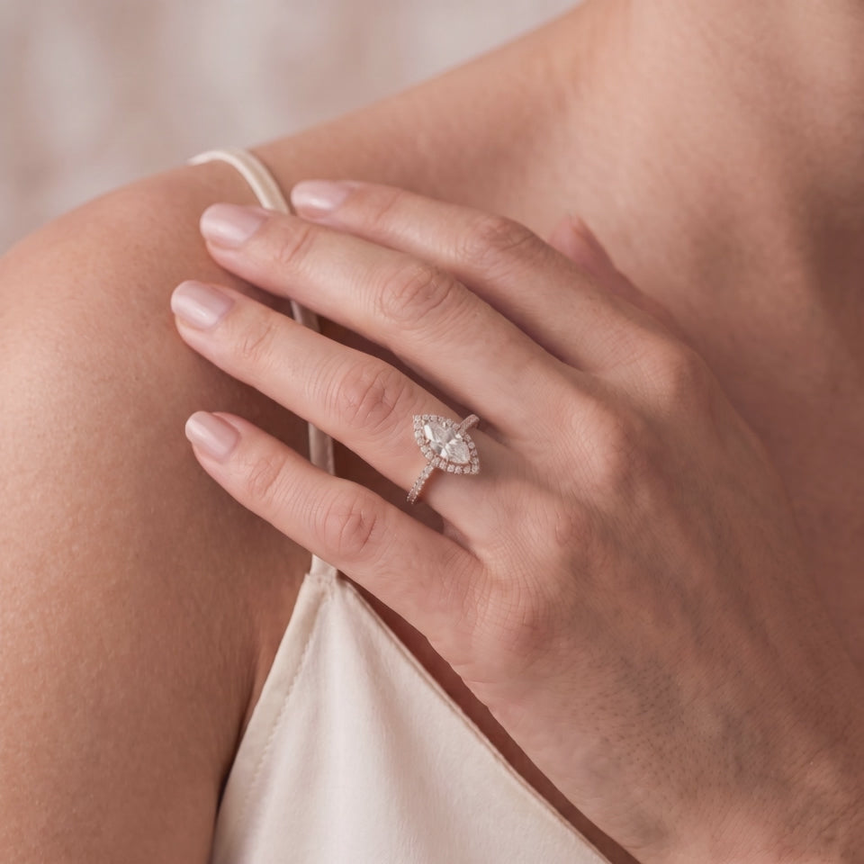 Bague Odéon Marquise portée, vidéo — Maison Laveran Paris