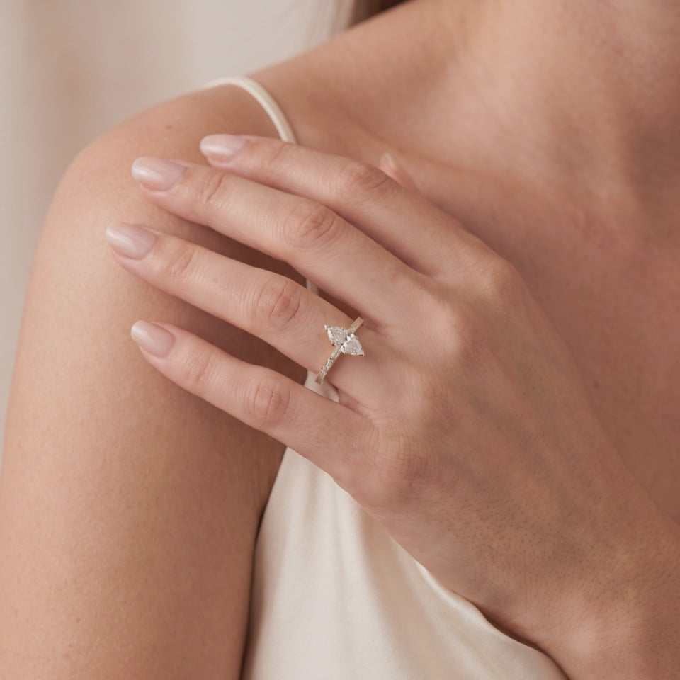 Bague Vendôme Marquise portée, vidéo — Maison Laveran Paris